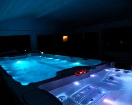 Piscine Interieure Privatif, Parc Arbore 3000 M2, Ocean Et Semesterbostad